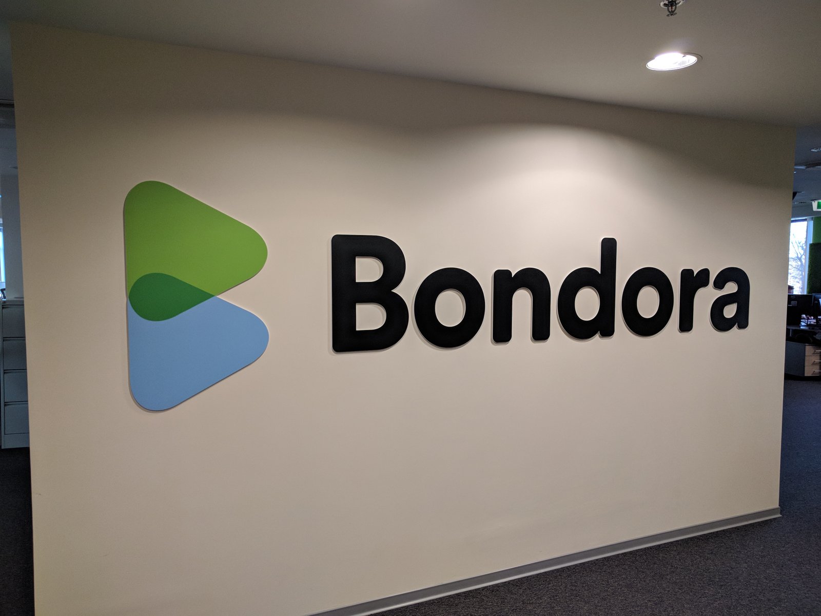 Bondora logo wall